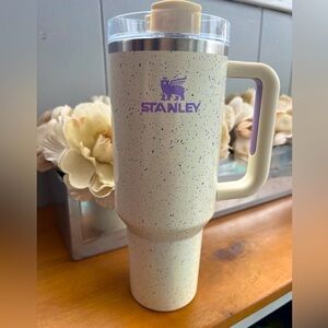 Stanley 40 oz Speckled Cream Dent